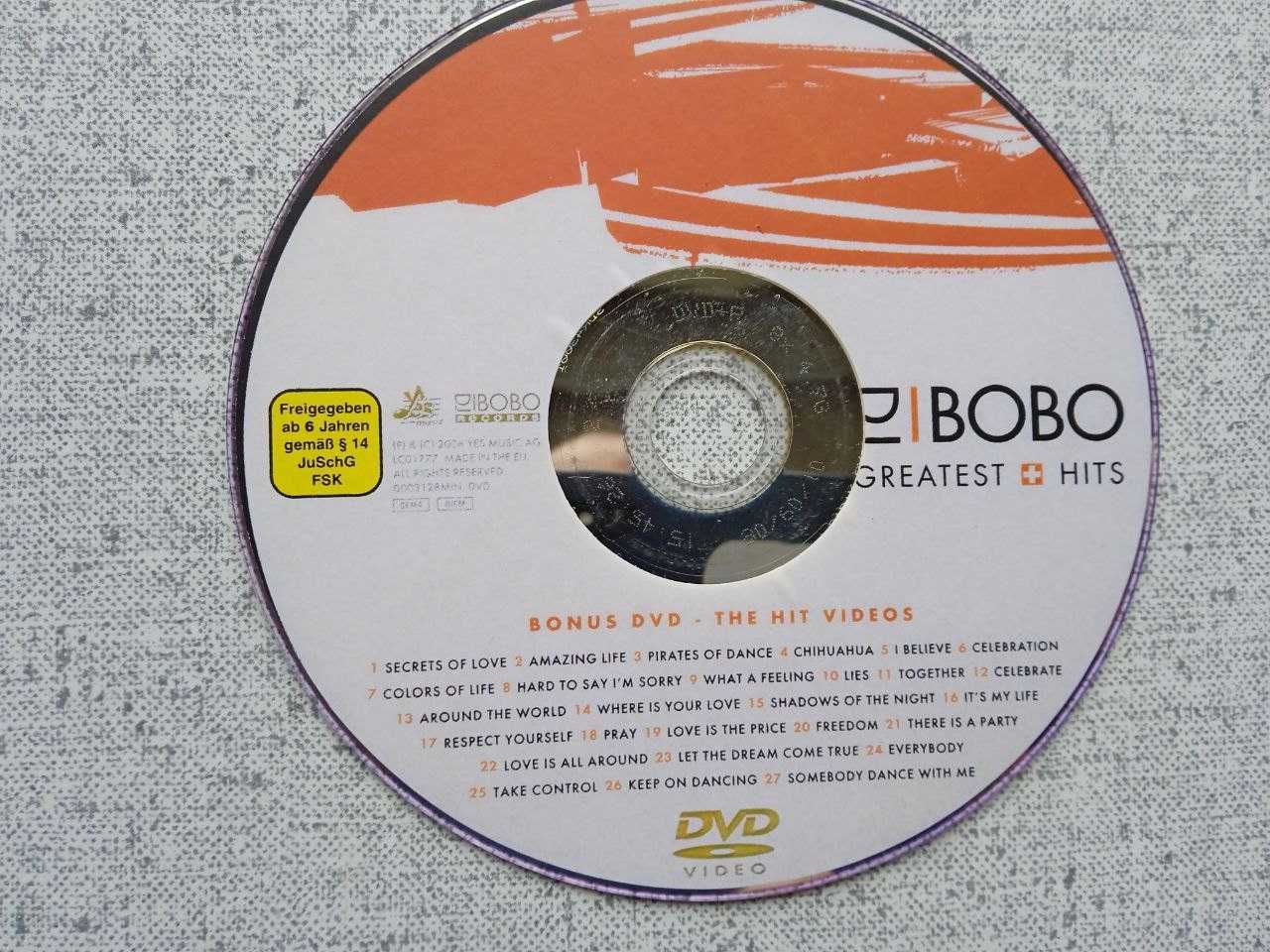 DVD диски с фильмами и мультфильмами