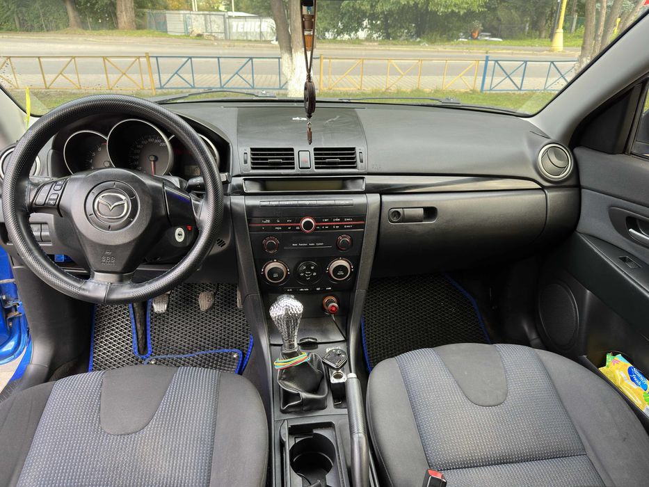 Mazda 3  1.6 Бензин