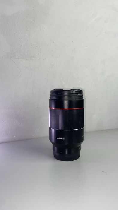 Sony a7sii + samyang AF 35mm f/1.4 + peak design sling 3l v2 + polar