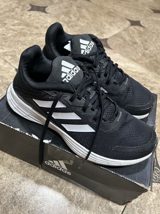 Кросівки адідас