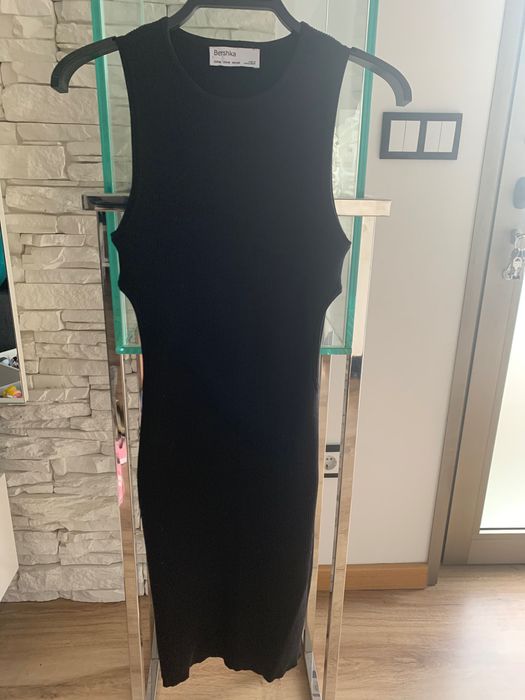 Vestido preto canelado Bershka