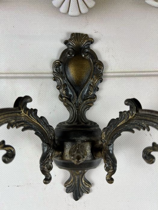 Stary Kinkiet z Drewna i Mosiądzu