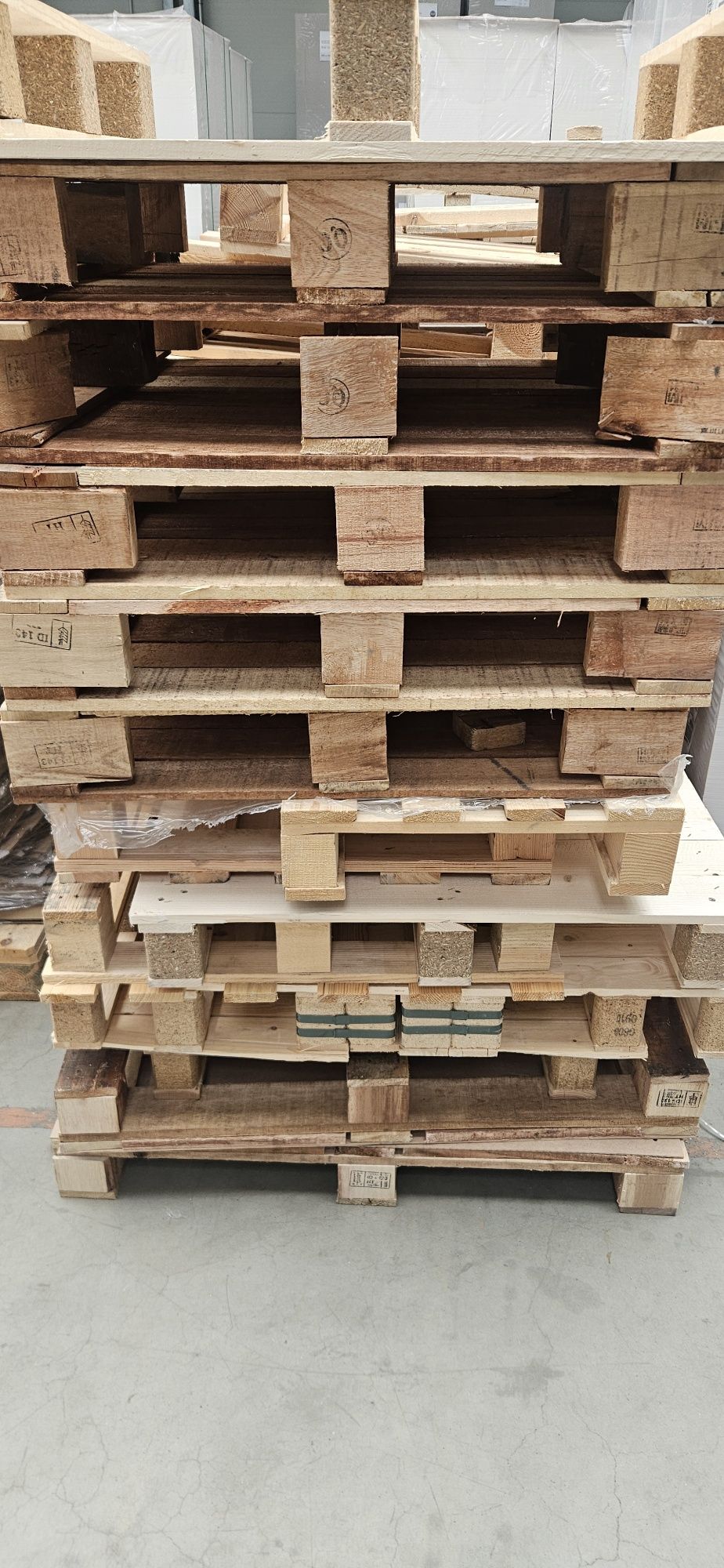 Palety około 80sztuk