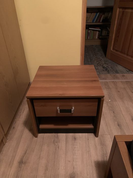 Sprzedam solidne łóżko dębowe 160cm 200cm + stolik nocny