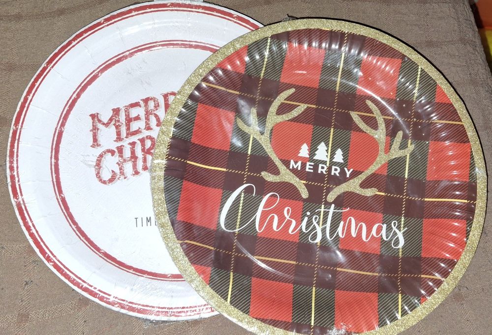Новорічні тарілки паперові
