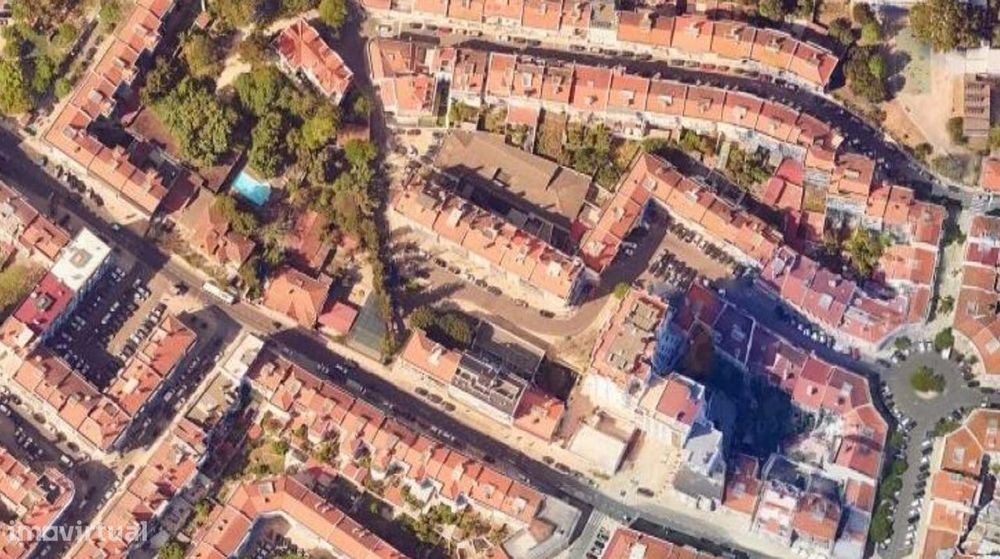 INVESTIMENTO: Terreno Urbano com Potencial de Rentabilidade em Benfica