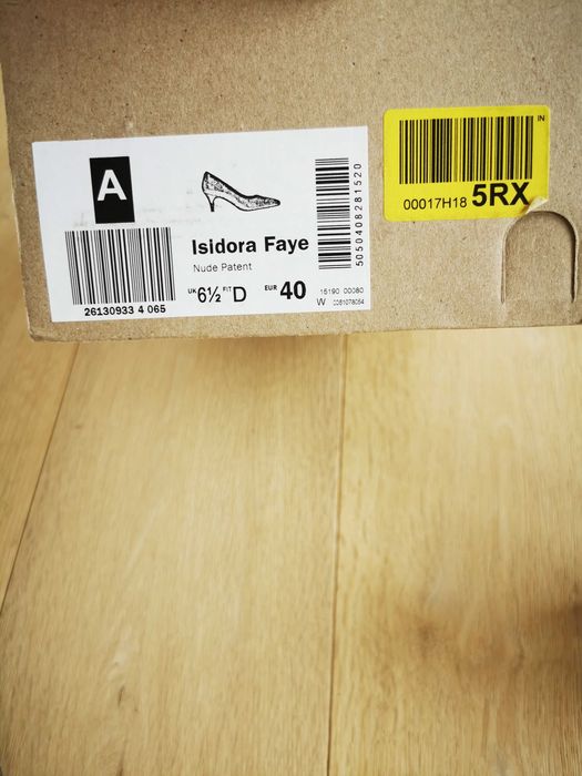 Czółenka lakierowane nude/beżowe Clarks, r.40