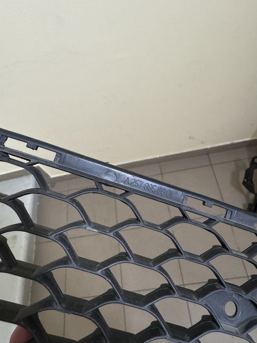 Mercedes CLS W257 (Хромова накладка, нижня решітка, кронштейн бамперу