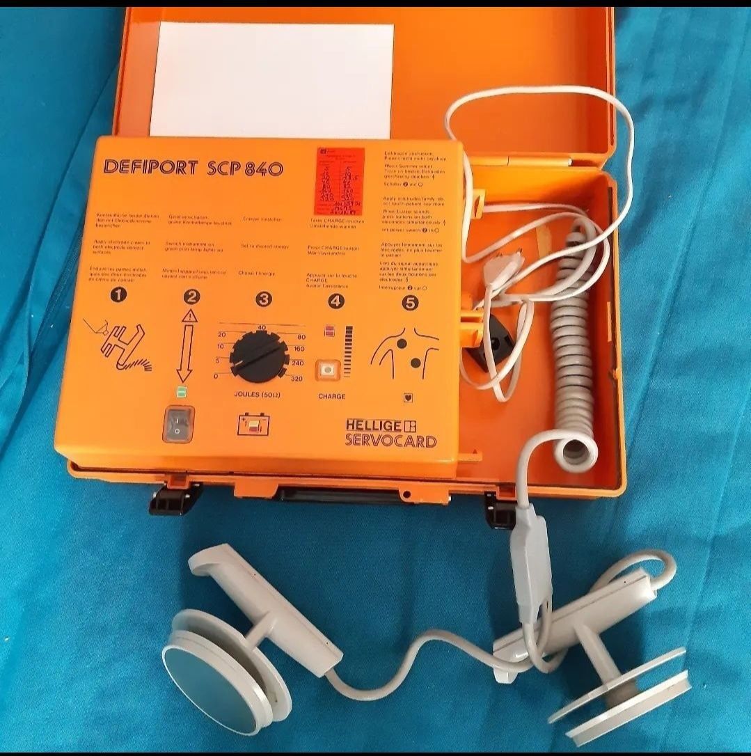 Defibrylator HELLIGE Defiport SCP 840