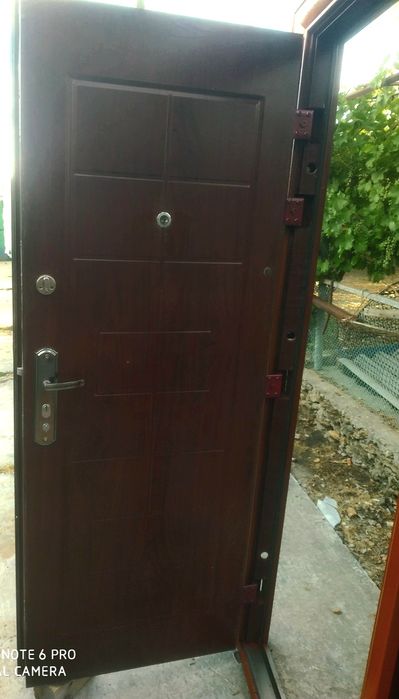 Двері вхідні металеві