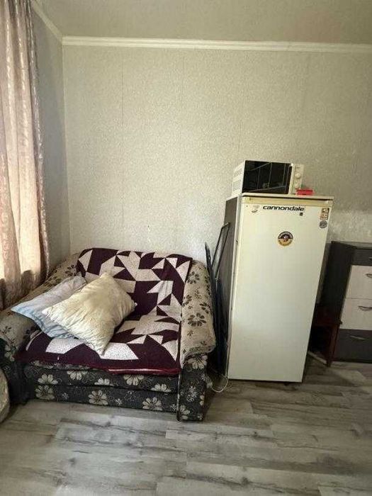 Продам гостинку неподалік метро Масельського (Масельского)