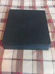 Продається б/у Sony PlayStation 4 slim 1tb