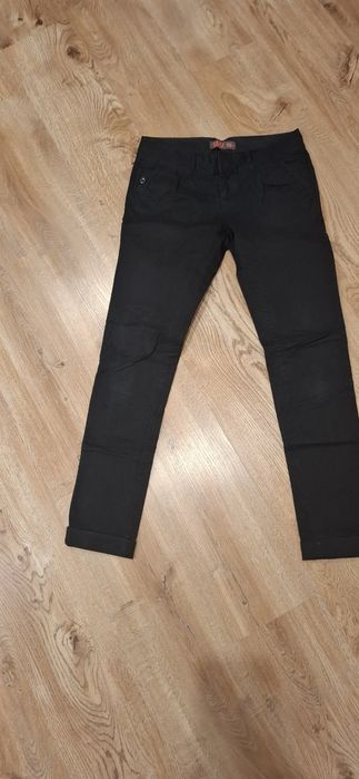 Czarne spodnie House