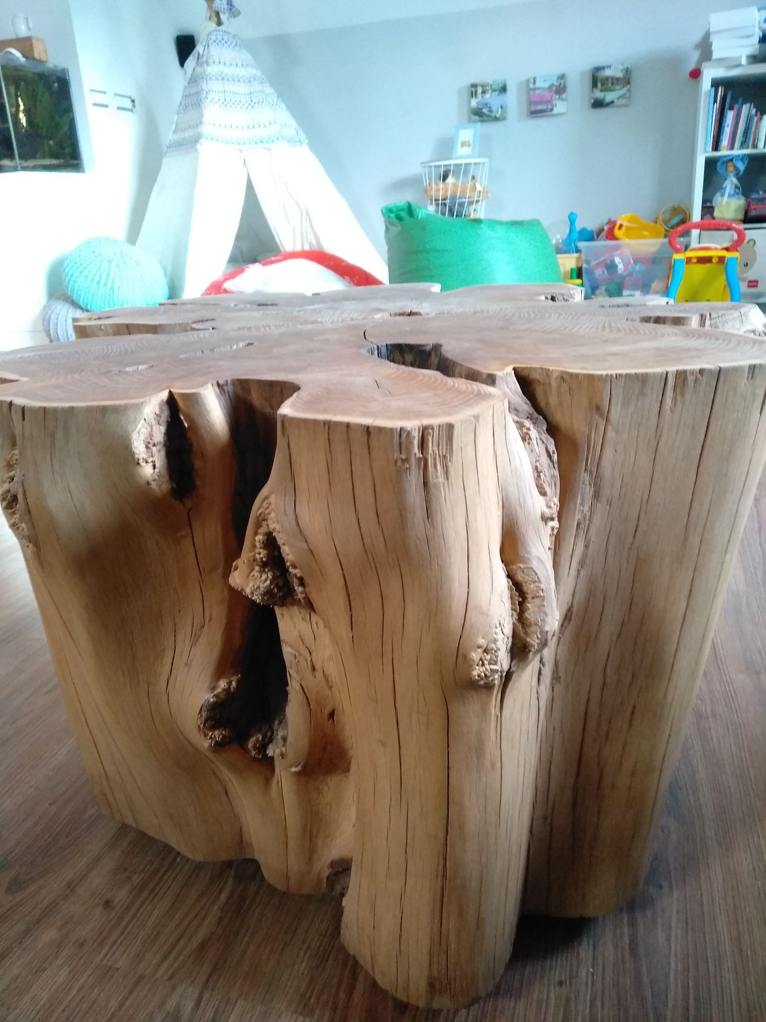 Stół/ stolik kawowy z pnia/ odziomka pnia drewniany akacja