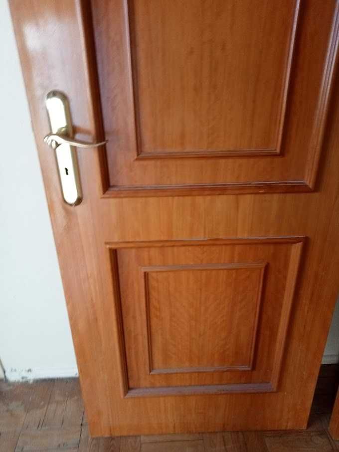 Portas interior madeira 2mx74,5 e 2mx65