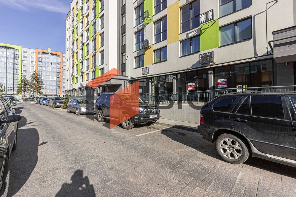 Продам фасадне приміщення в новому сучасному ЖК по вулиці Угорська 14