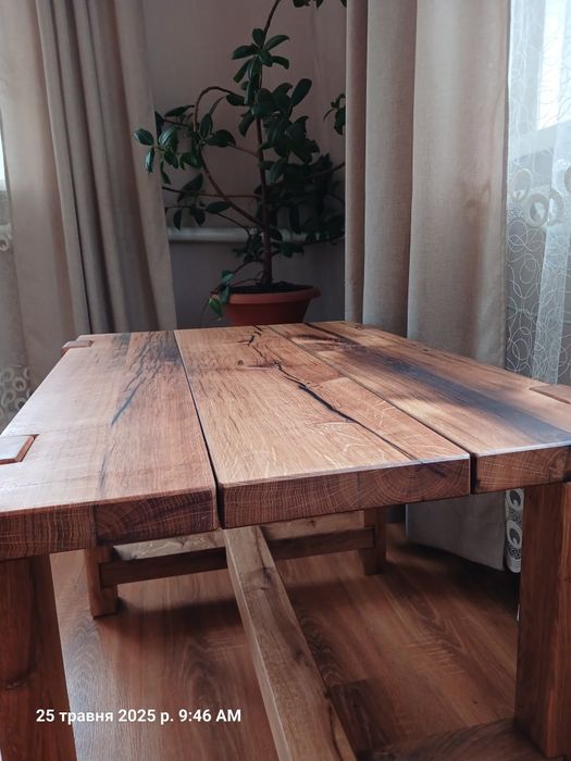 Журнальний, кавовий дубовий стіл, столик.