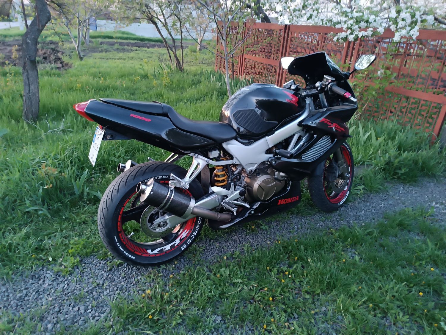 Продам HONDA VTR1000F