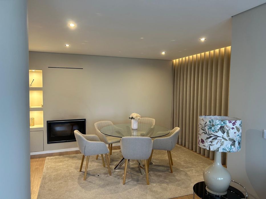 Mesa de jantar de vidro