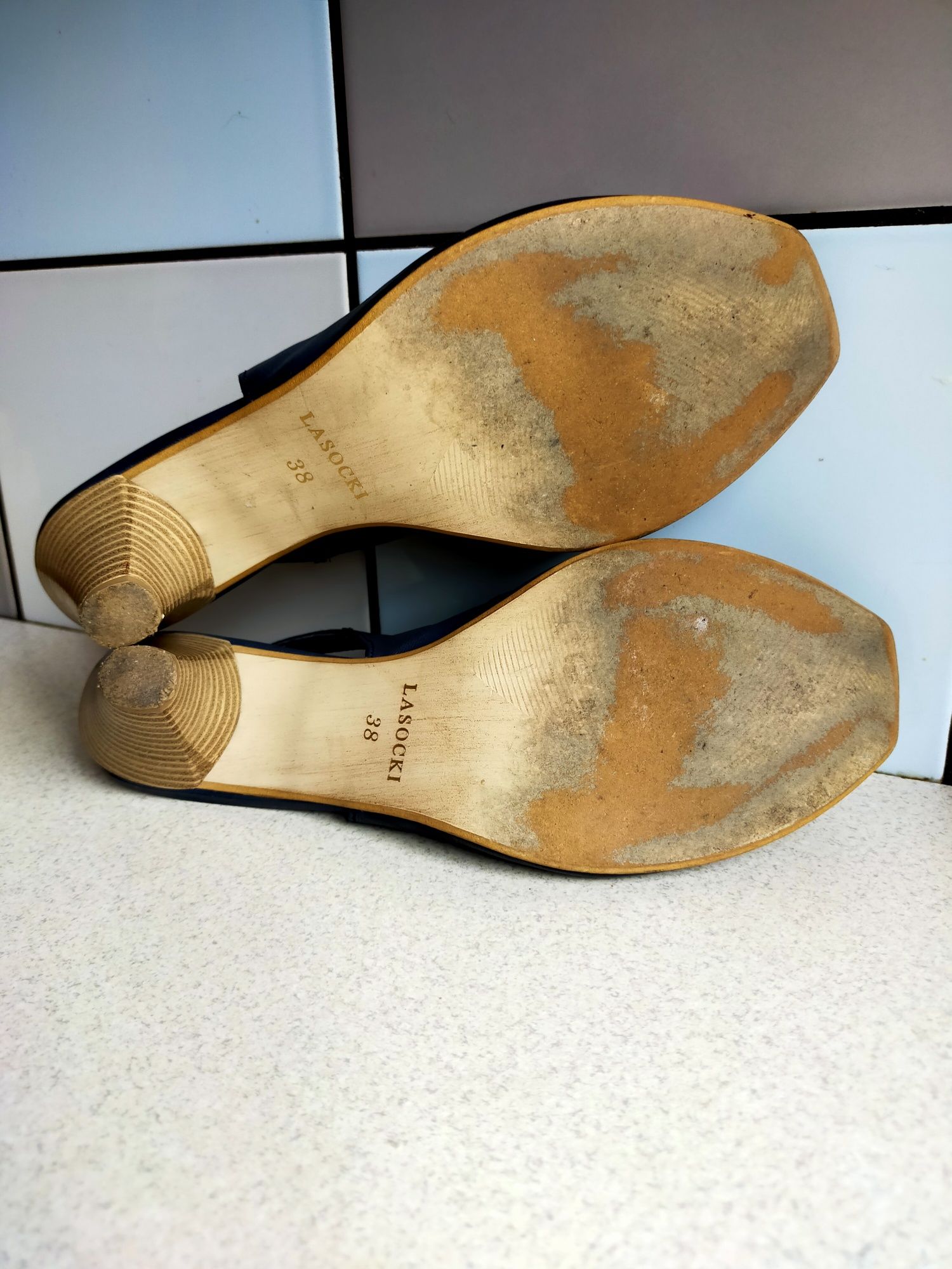 Buty sandały Lasocki 38 skórzane