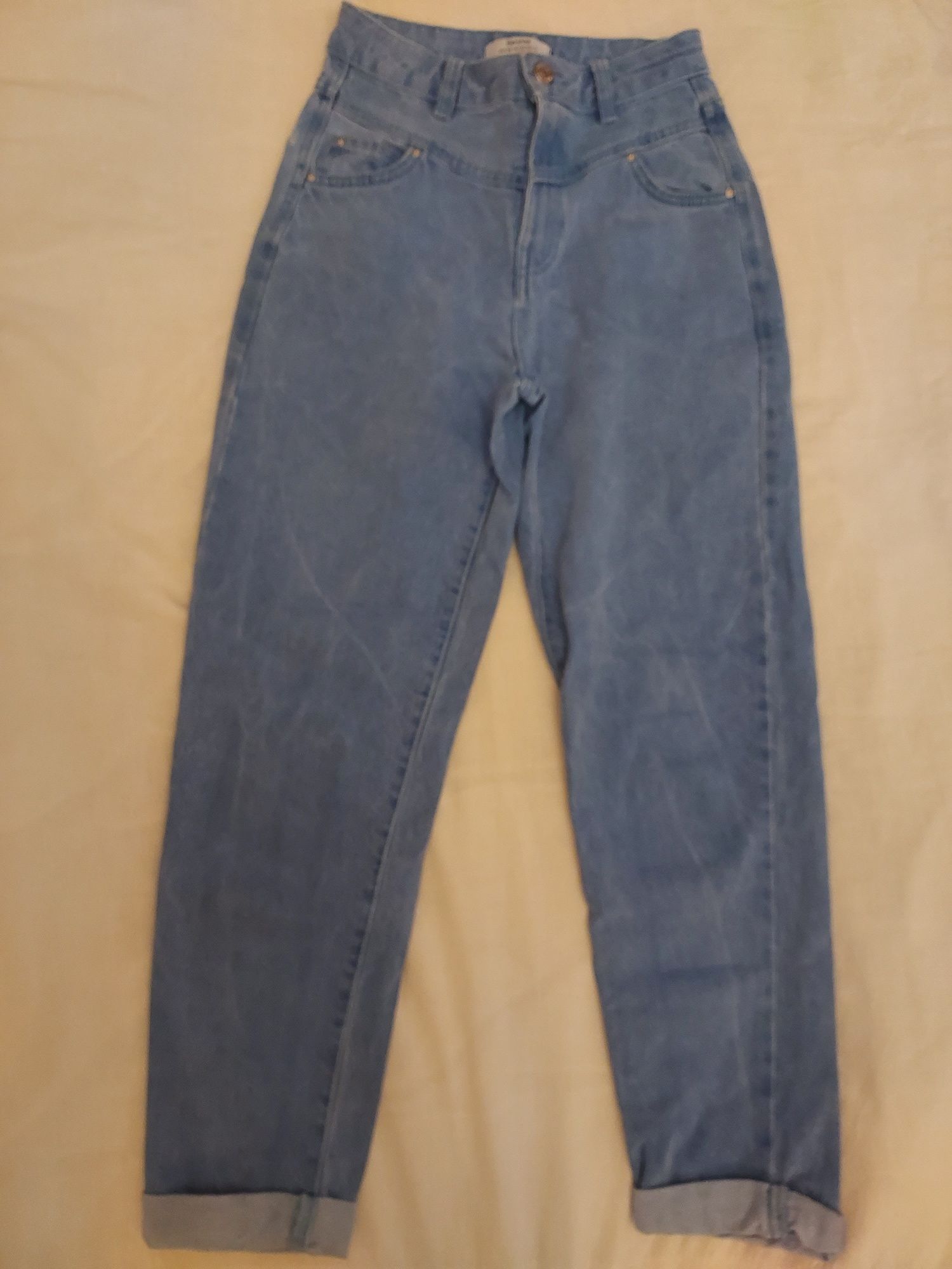 Mom jeans Bershka r.32