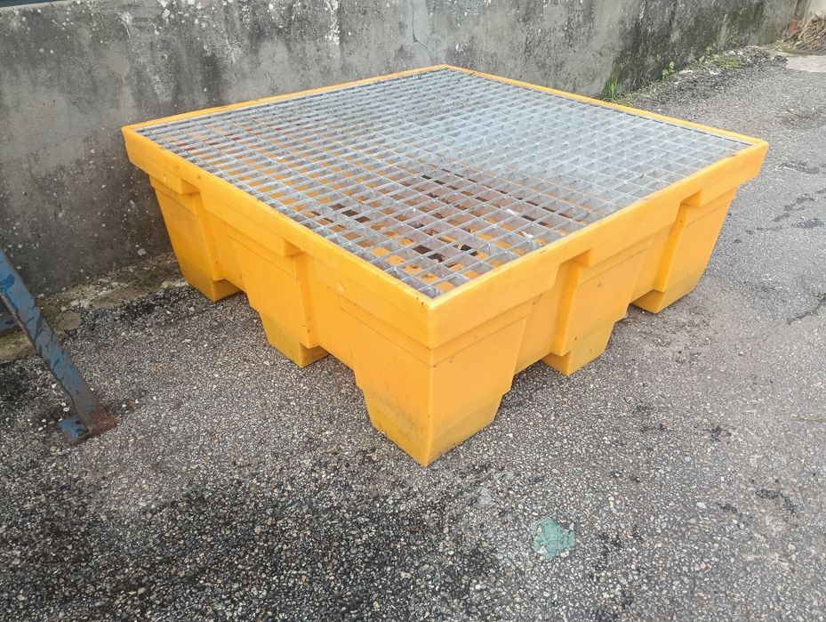 Tina de retenção de óleos