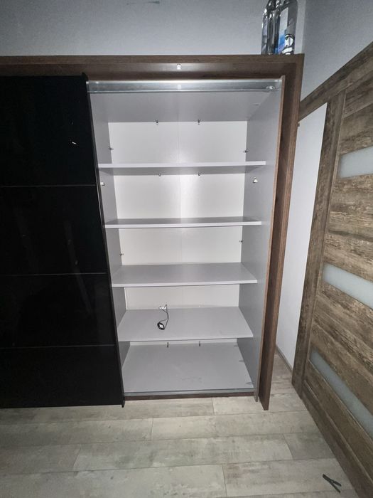 Szafa, drzwi przesuwne