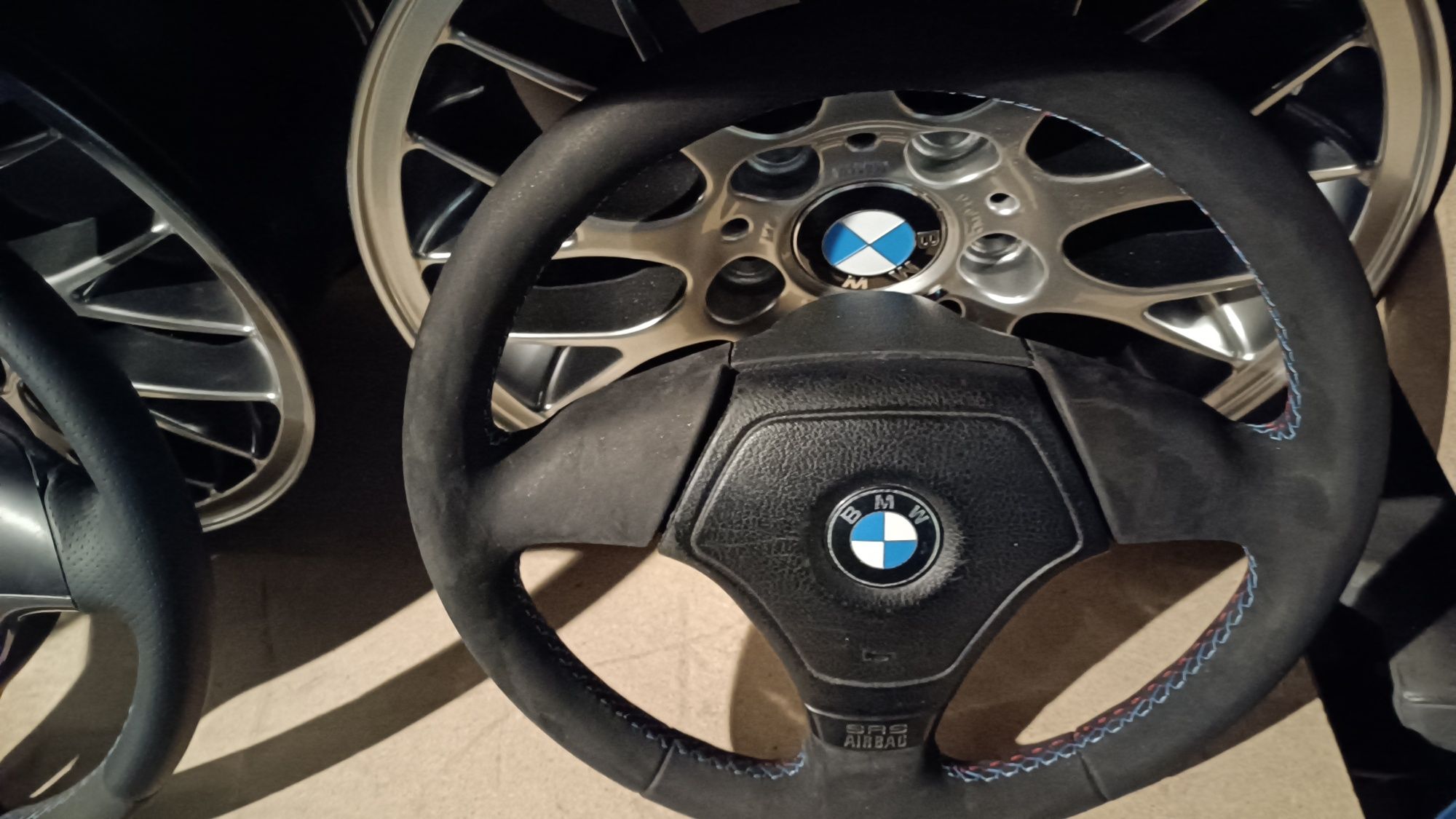 Volantes e jantes personalizadas para BMW