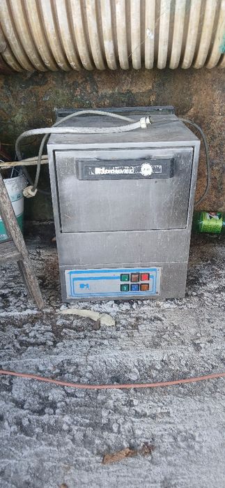 Máquina de café e Máquina de lavar chavenas