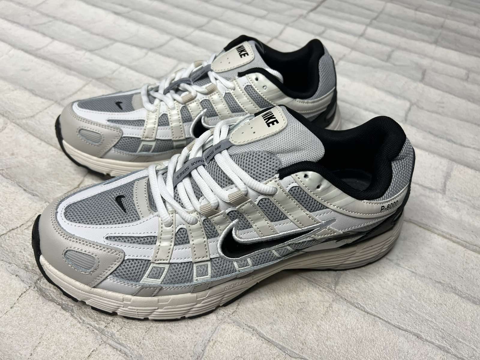 Кроссовки Nike белые с серым р6000-2