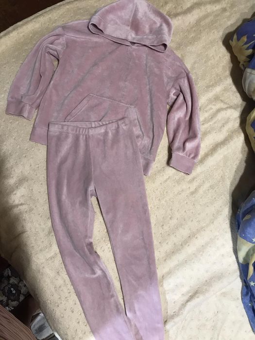 Продам костюм велюровий