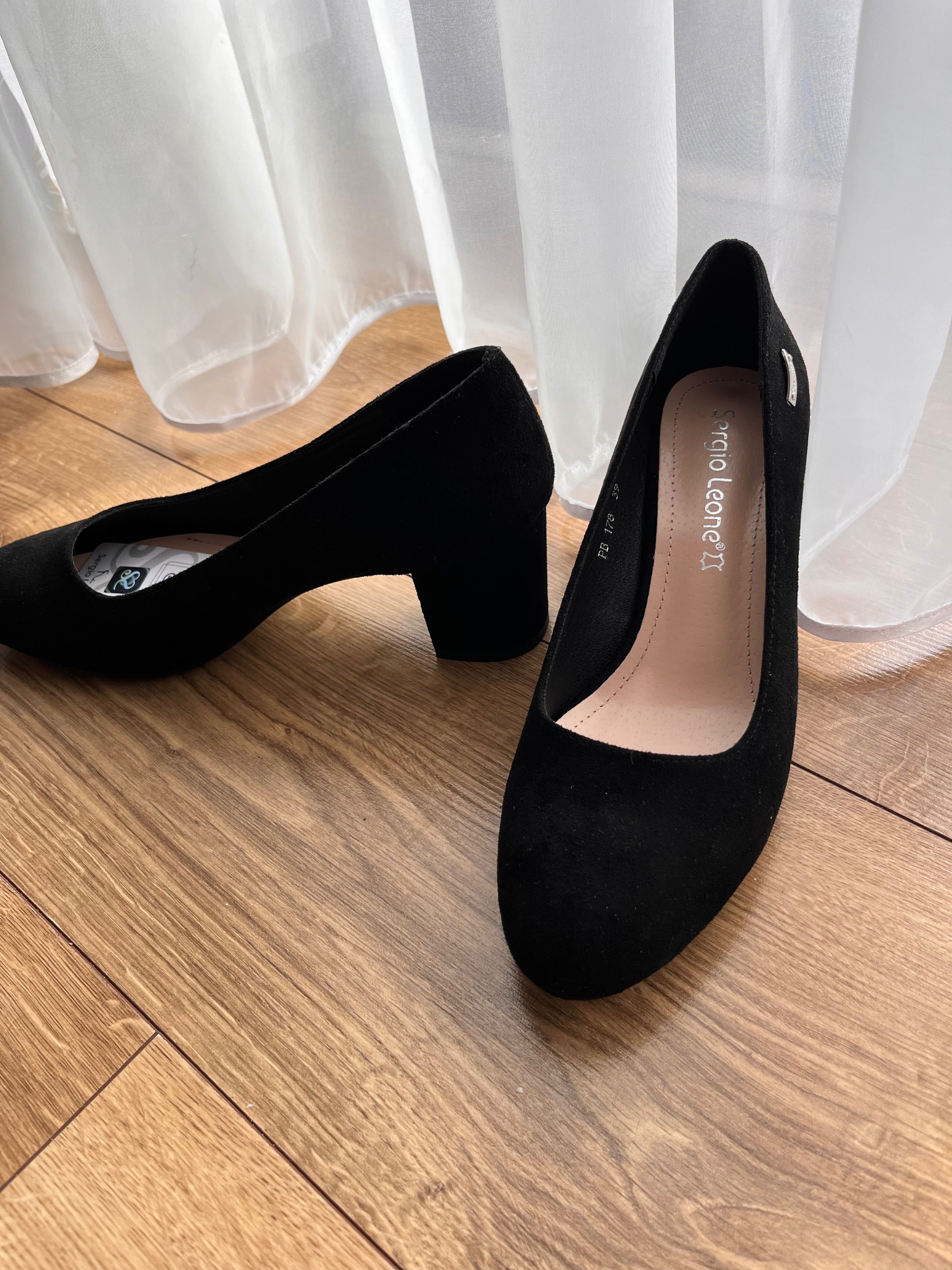 Buty na obcasie nowe