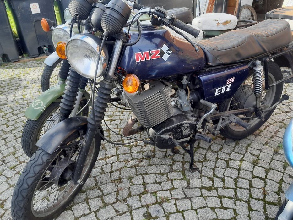 Mz etz 250 z dokumentami na chodzie