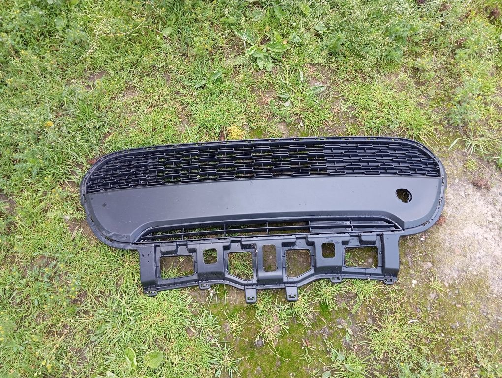 Kratka środkowa zderzaka przedniego przód Kia Picanto III 3 Oryginał