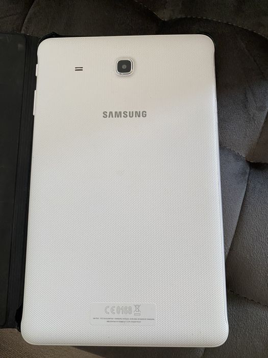Sprzedam tablet Samsung Galaxy Tab (model SM-T561)