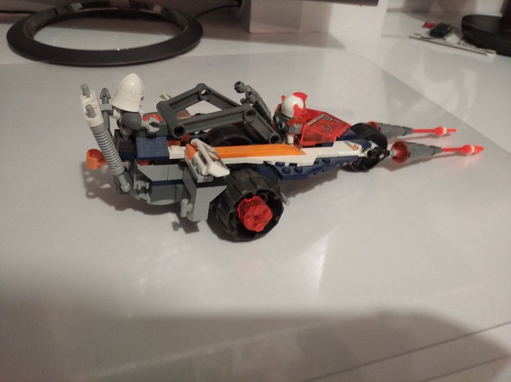 Klocki LEGO Nexo Knight 70348 pojazd bojowy Lance'a... Gratis