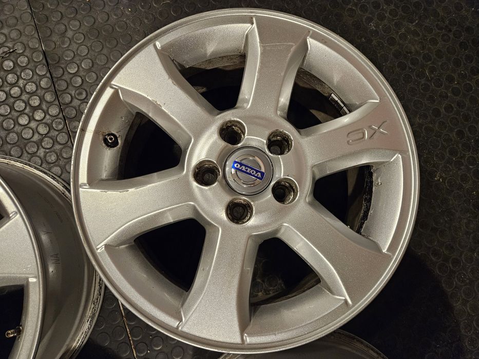 Alufelgi 16"  Volvo XC70 5x108 oryginalne