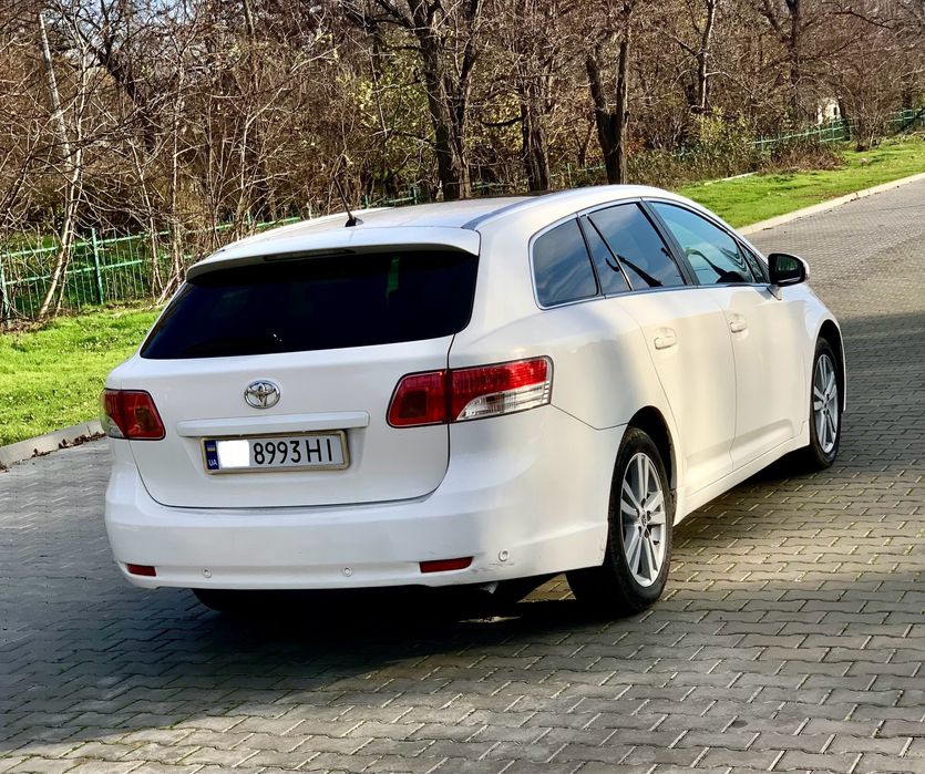 Продам Toyota Avensis T27, дизель 2.2 D4D