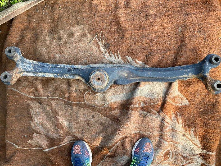 Балка передня передняя Volkswagen Passat B4 Фольксваген Пассат