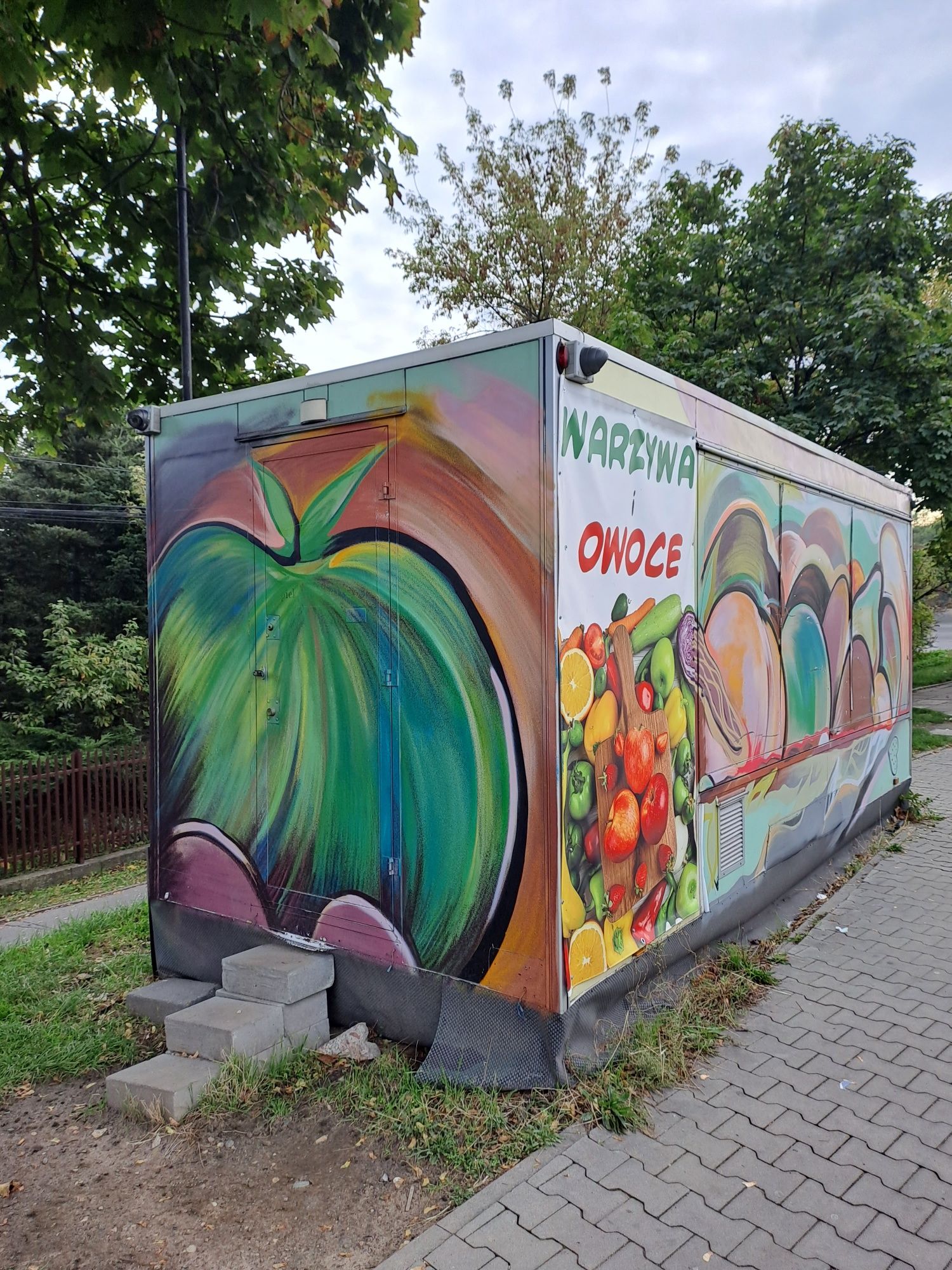 Odstąpie Lokal kiosk owocowo-warzywny