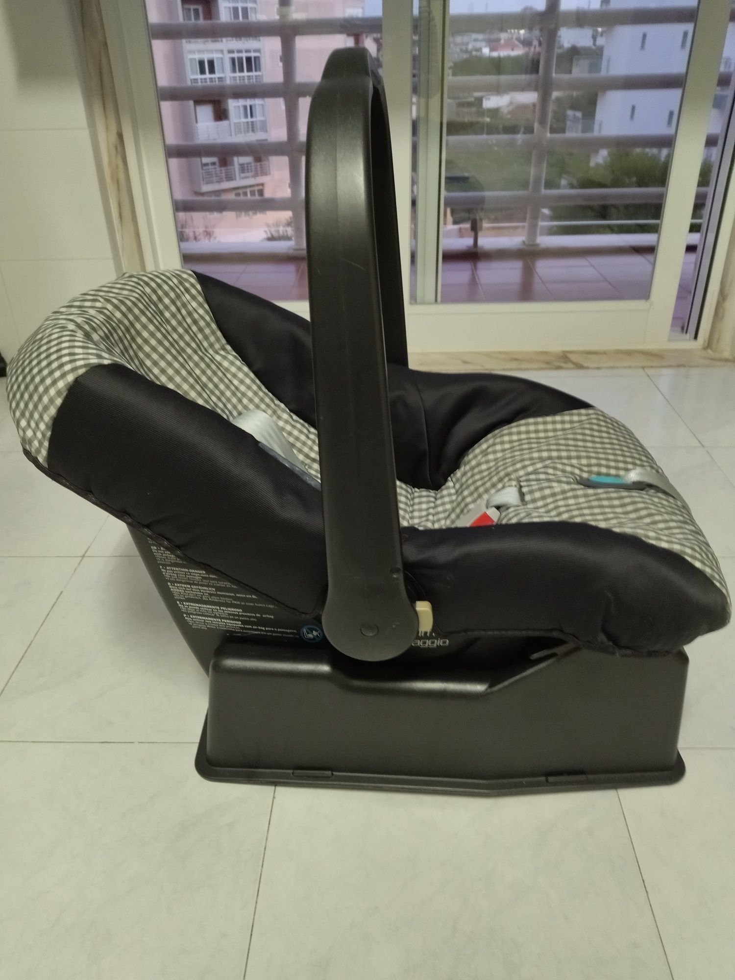 Cadeira auto para bebé até aos 13 kg