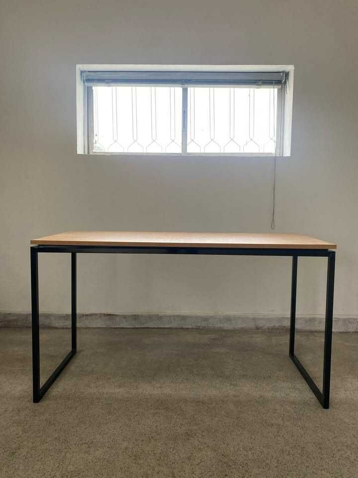 Mesa/Secretária Estilo Industrial