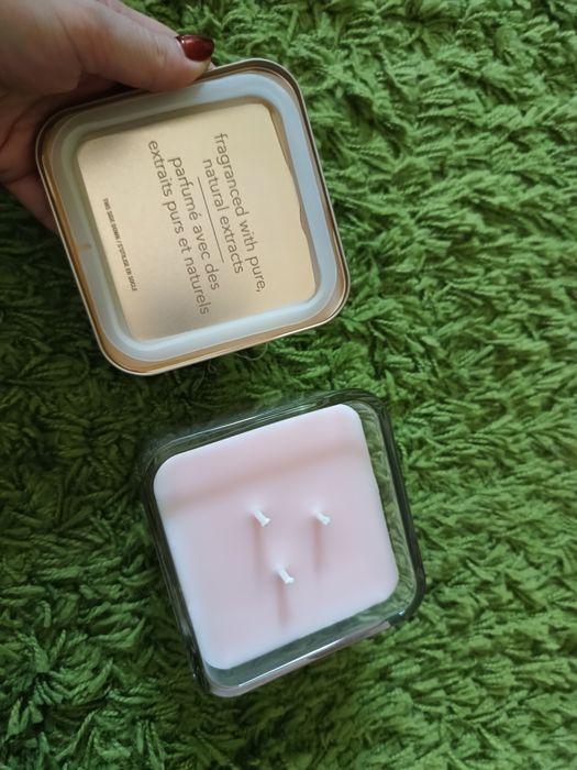 Yankee candle świeca sojowa Snowy Tuberose 347g średnia