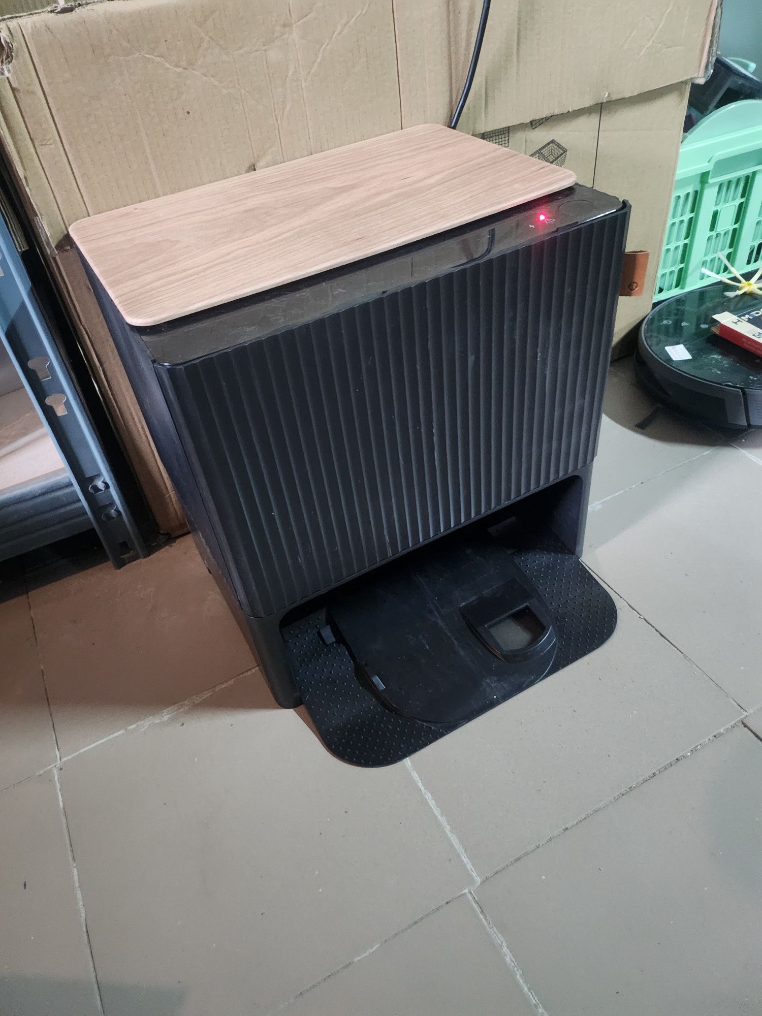 Irobot roomba j9+. Зарядний пристрій, база.