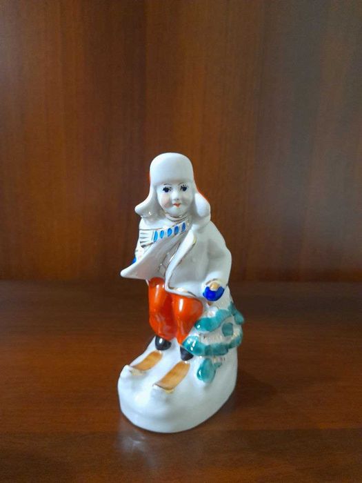 статуэтка - Юный лыжник