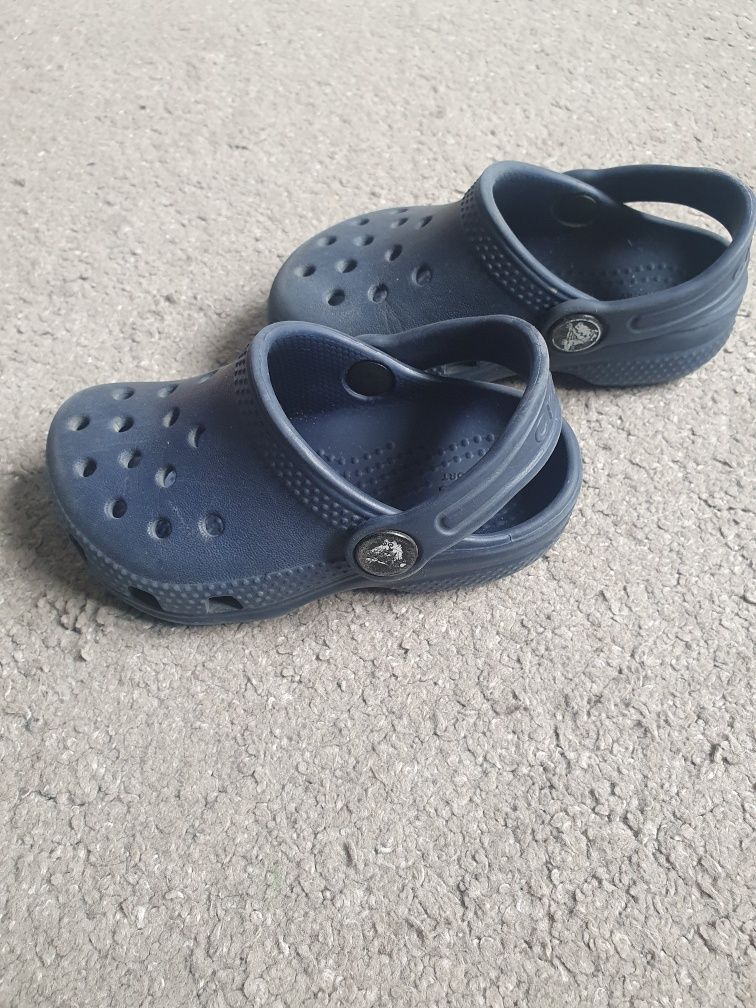 Crocs granatowe chodaki C6 rozmiar 22-23