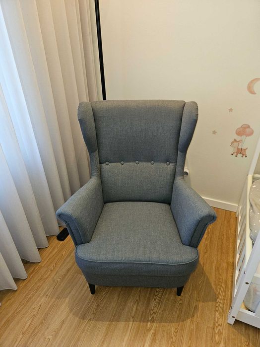 Poltrona STRANDMON IKEA cinza - "NOVO"