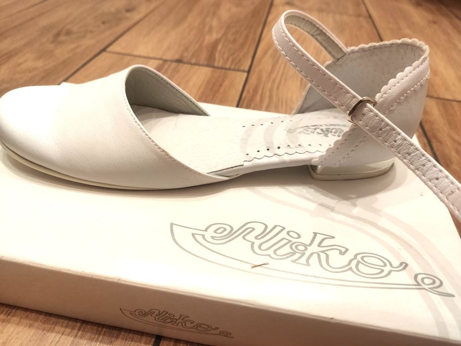 Buty pantofle skorzane kominia św r. 36 wkl. 23.5