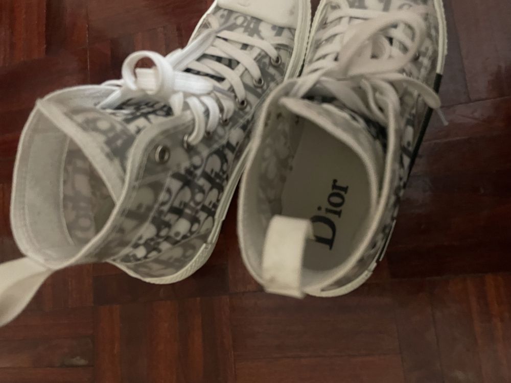 Vendo ou troco Dior b23 Novos!! Comprados na loja da dior