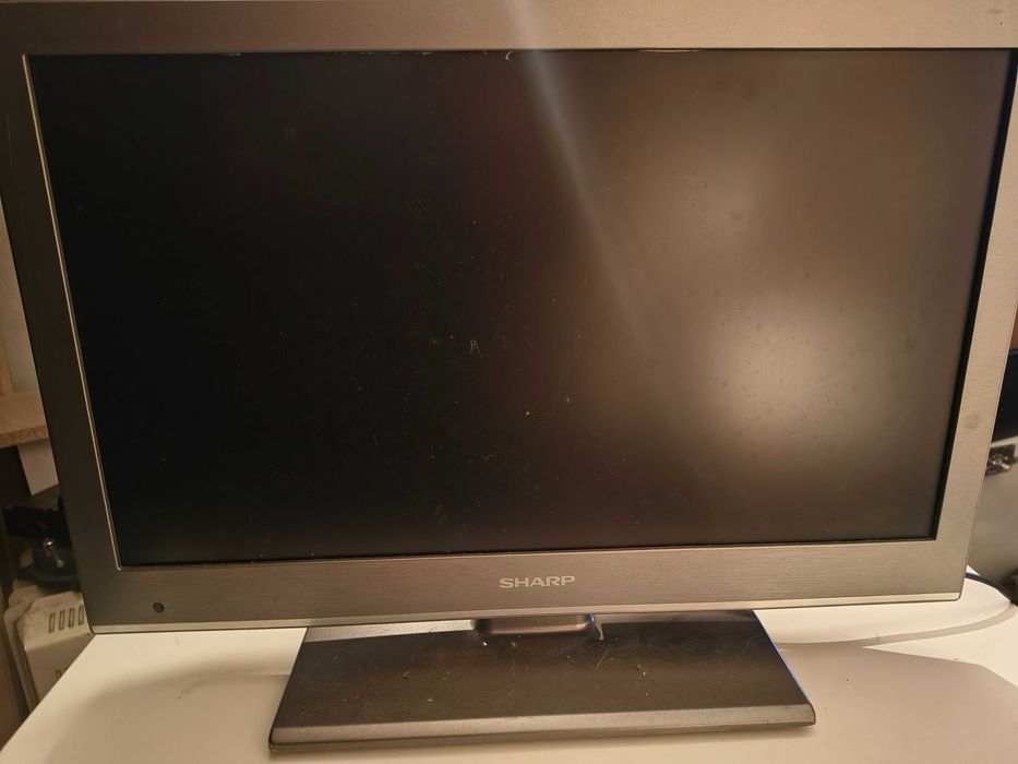 Telewizor LCD Sharp 22" DVD LC-22DS240E